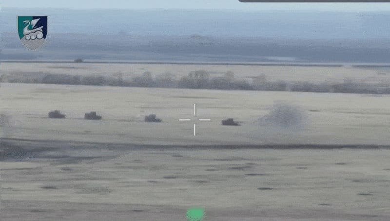 ウクライナ海兵隊のジャベリンミサイルチームは、2日間で7台のロシア車両を破壊しました。彼らはロシアが失う余裕がなかった車両でした。