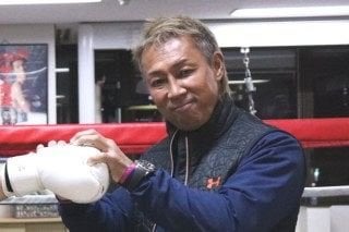 元ボクシング世界王者の薬師寺保栄容疑者を現行犯逮捕 20代女性を物干しざおで殴った疑い：中日新聞Web