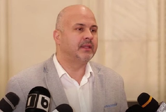ソ連、大統領選挙でPSDが与えた票についてジョージ・シミオン氏とカリン・ジョルジェスク氏を刑事告発