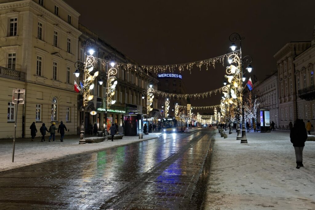 クリスマスの飾り付けが施されたワルシャワ旧市街、先週末