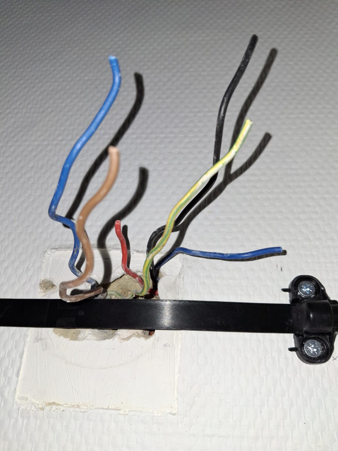 電線の色