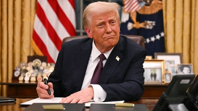 ホワイトハウスによって一時停止されたすべての連邦補助金とローンの支払い