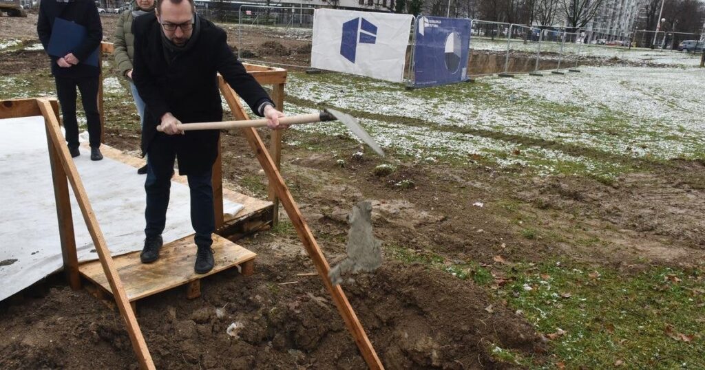 トマシェヴィッチはシャベルを手にザグレブの新しい学校の建設工事を開始、プロジェクトの価値は1500万ユーロ