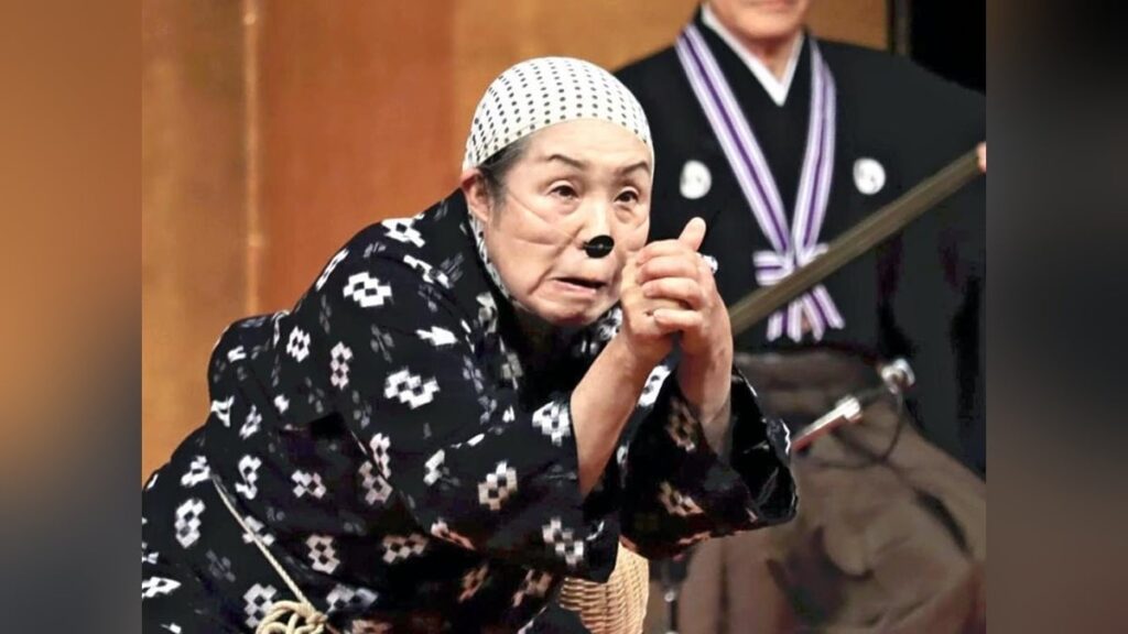 安来節の新春恒例「唄い初め会」、全国から准名人ら９０人が「どじょうすくい」など披露 島根県安来市