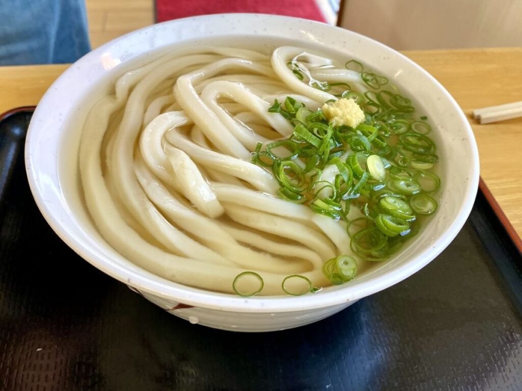 うどん店で『〇玉』を頼んだ女性　後ろの男性が発した一言に「笑った」「平和な話だ」