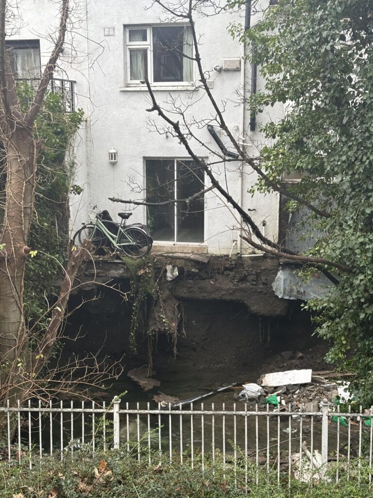 ダブリンの悪夢のような住宅崩壊 8
