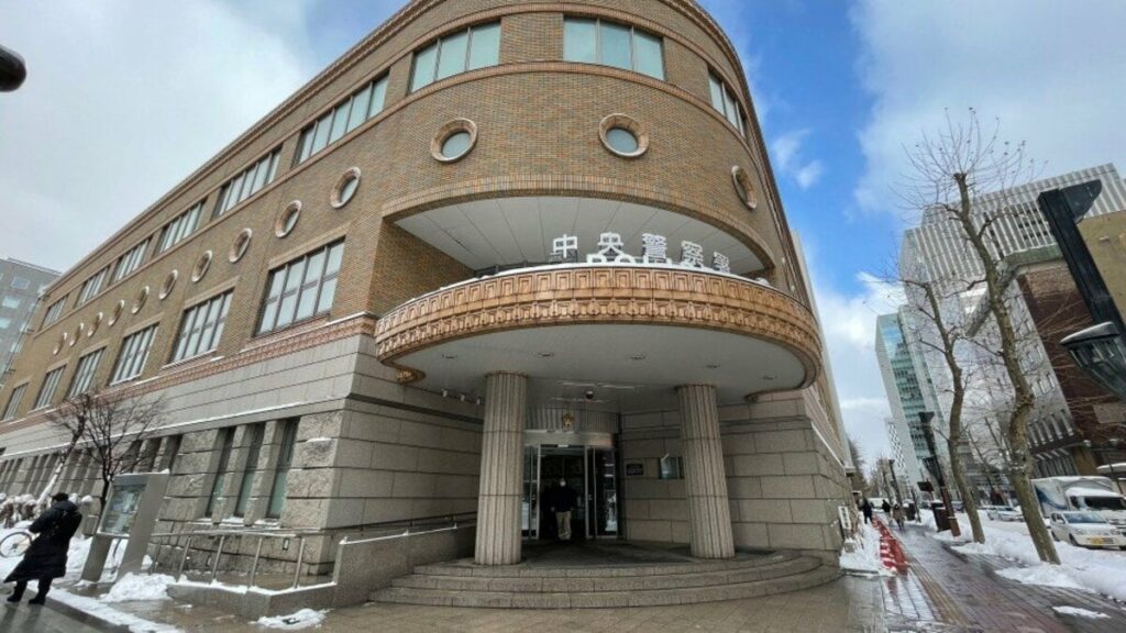 札幌・ススキノ ホストクラブの女性客の首をつかみ、引き倒した暴行の疑い 自称・ホストの27歳男を逮捕