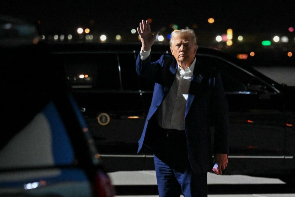 トランプ大統領、政府の監視員17人を真夜中に解任 - しかし重要な監視員1人はポストに残っている |エリザベス・ウォーレン氏「トランプ氏は自身の権力に対するチェックを解体し、汚職が蔓延する道を切り開いている」