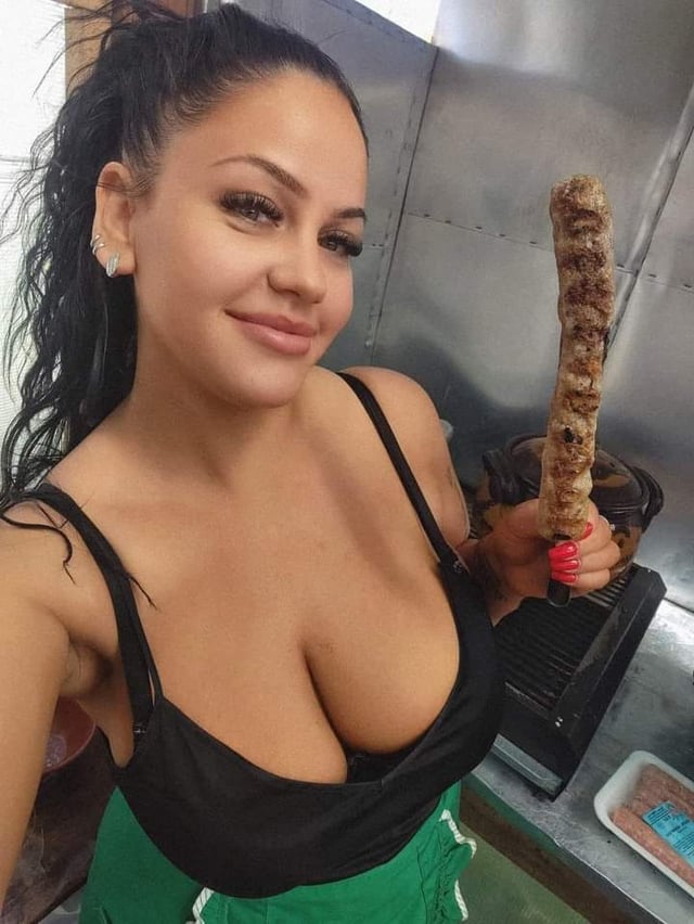 ヤキモヴォのケバブ食べた人いる？