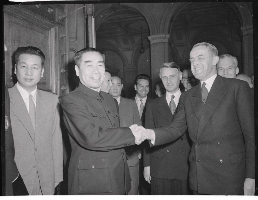 タイムライン: ビジネスと人権の間のスイスと中国の関係の 75 年