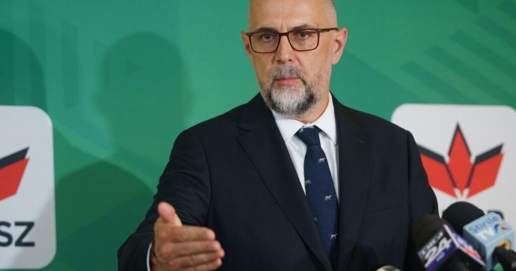 ケレメン・フノール氏「ヨハニス氏は引退し、ボロジャンを暫定大統領として残した方が良かった」