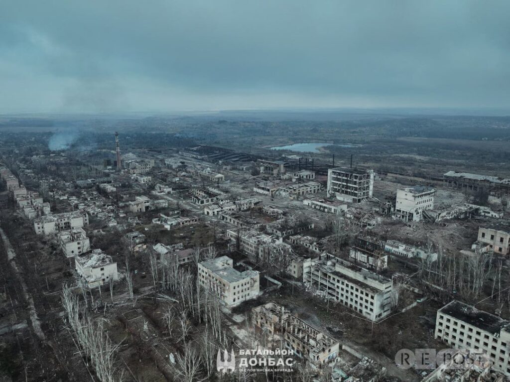 占領されたドネツク球体におけるウクライナのチャシブヤールの写真。戦前、13,000人が住んでいました。