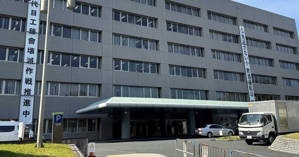 スナックで「俺はイチゴ農家だ」と多額支払いも、窃盗罪の男 930万円の被害確認