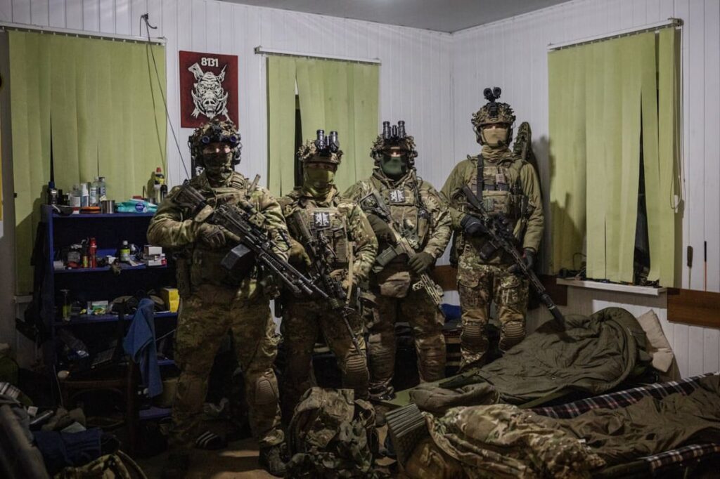 第8SOF連隊のウクライナ兵士が戦闘で捕獲した北朝鮮の軍事トロフィー