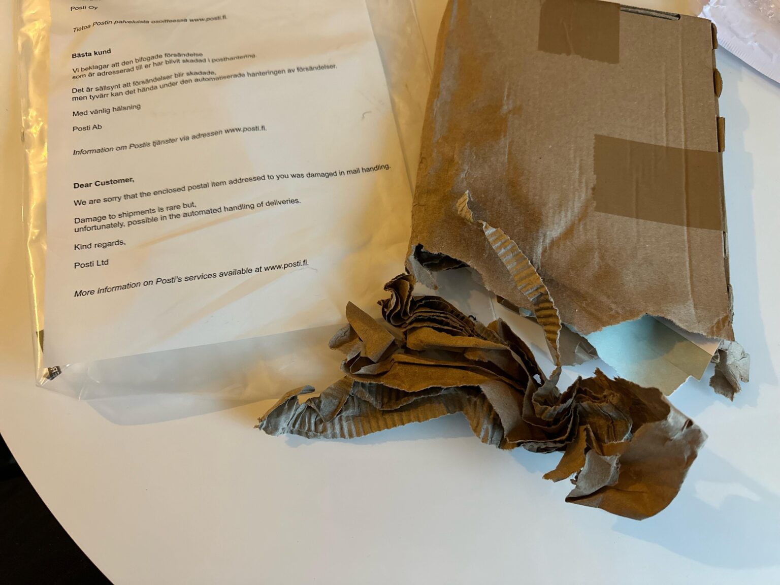 Posti が荷物を壊してしまいました Posti が荷物を壊してしまいました