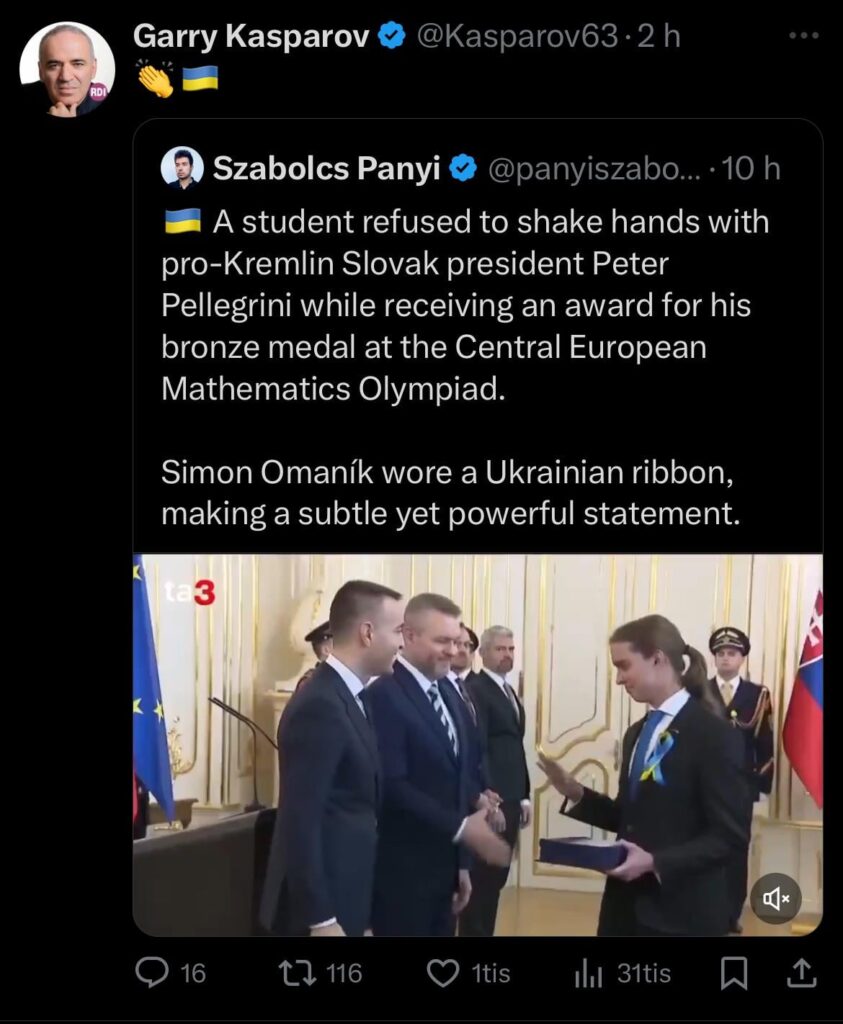 ガルリ・ガスパロフ - チェスのグランドマスター、元ロシア野党政治家。彼は X-Twitter で 100 万人を超えるフォロワーを抱えており、このビデオをシェアしました。サイモンは間違いなくレジェンドだ。