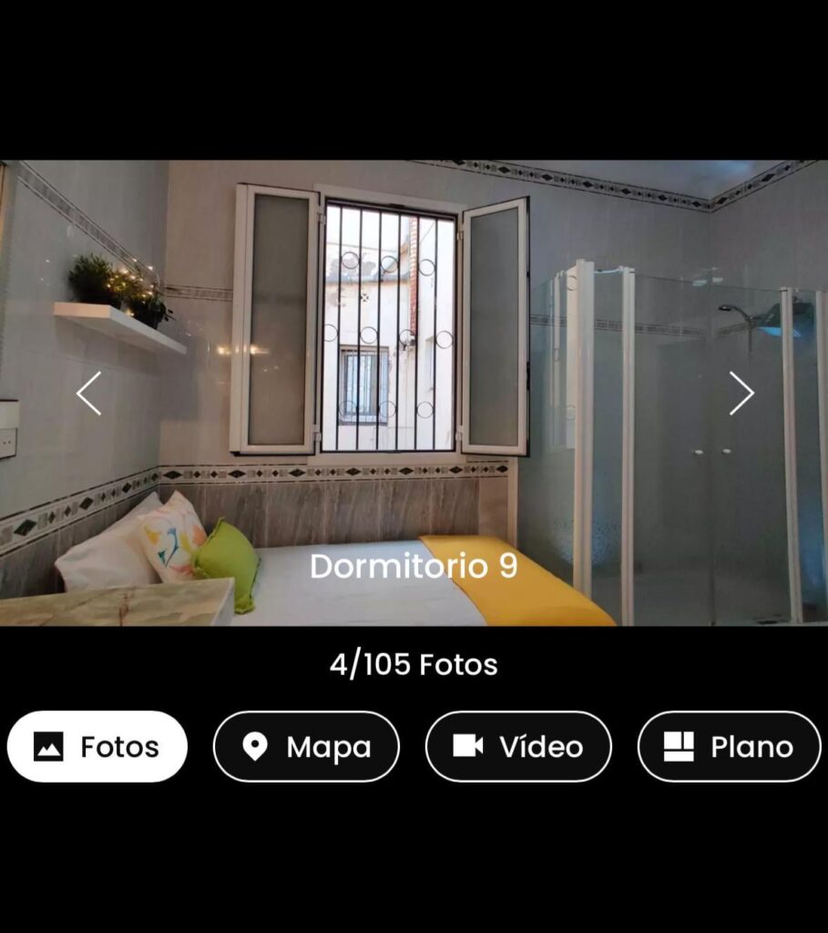 月額ほぼ 700 ユーロで、9 人用のシェアアパートメントのベッド (バスルーム内) を借りることができます。