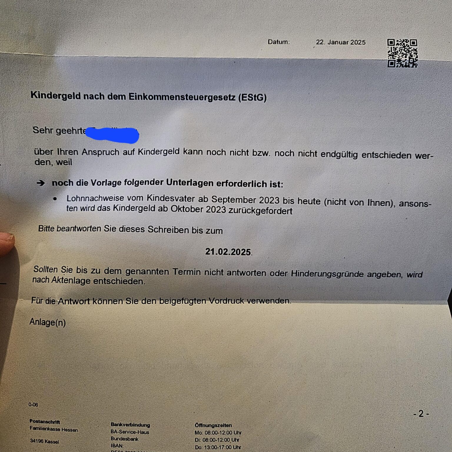 familienkasseを手伝ってください。私はとてもストレスを感じています、私はこれに対処する方法を知りません。彼らは幼稚園についての文書を私に尋ね続けています。私の男の仕事に関係している文書。彼の仕事は幼稚園と何の関係がありますか？ 😭😭