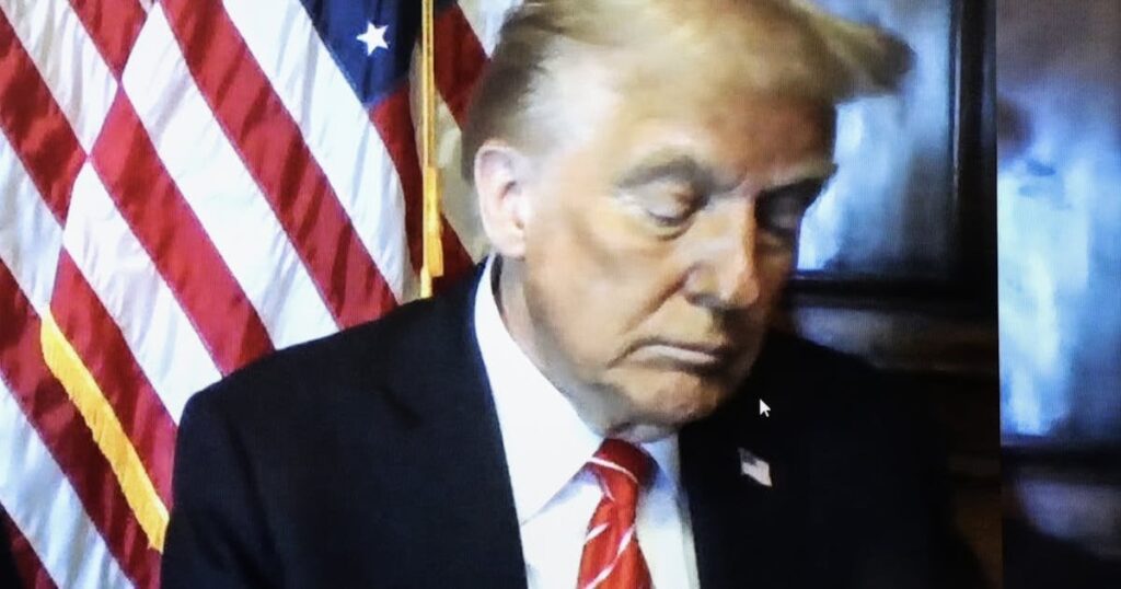 大統領職をトランプの喉元に突き落とす