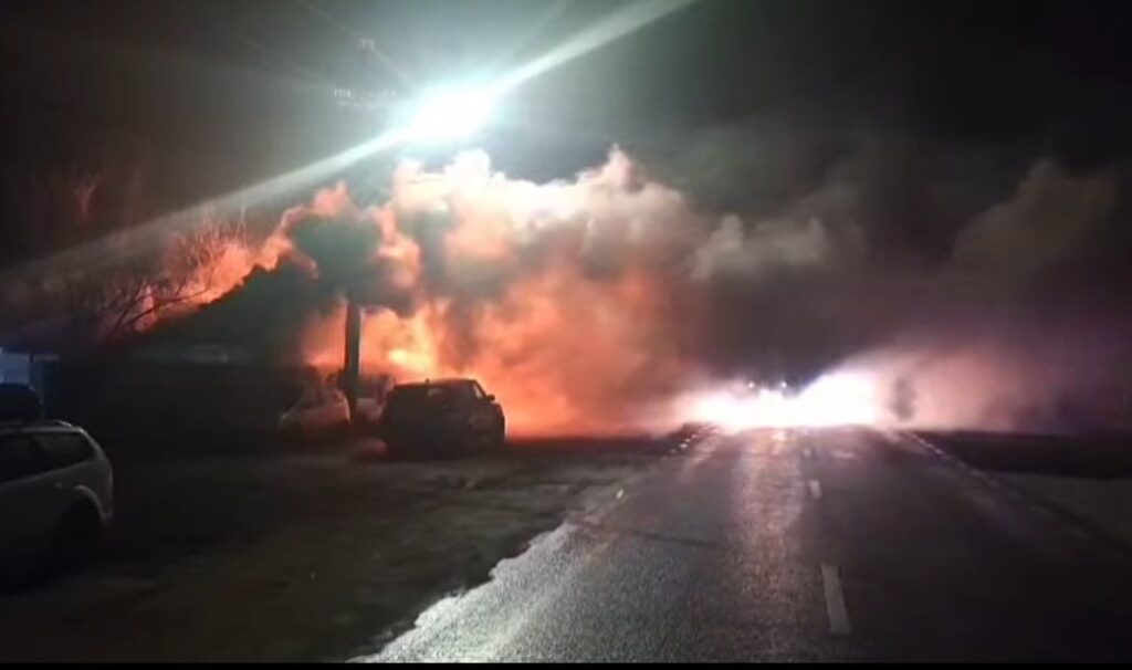 2023年に爆発したLPGステーション近くのクレベディアでの強い火災。Ro-Alertメッセージが発行されました