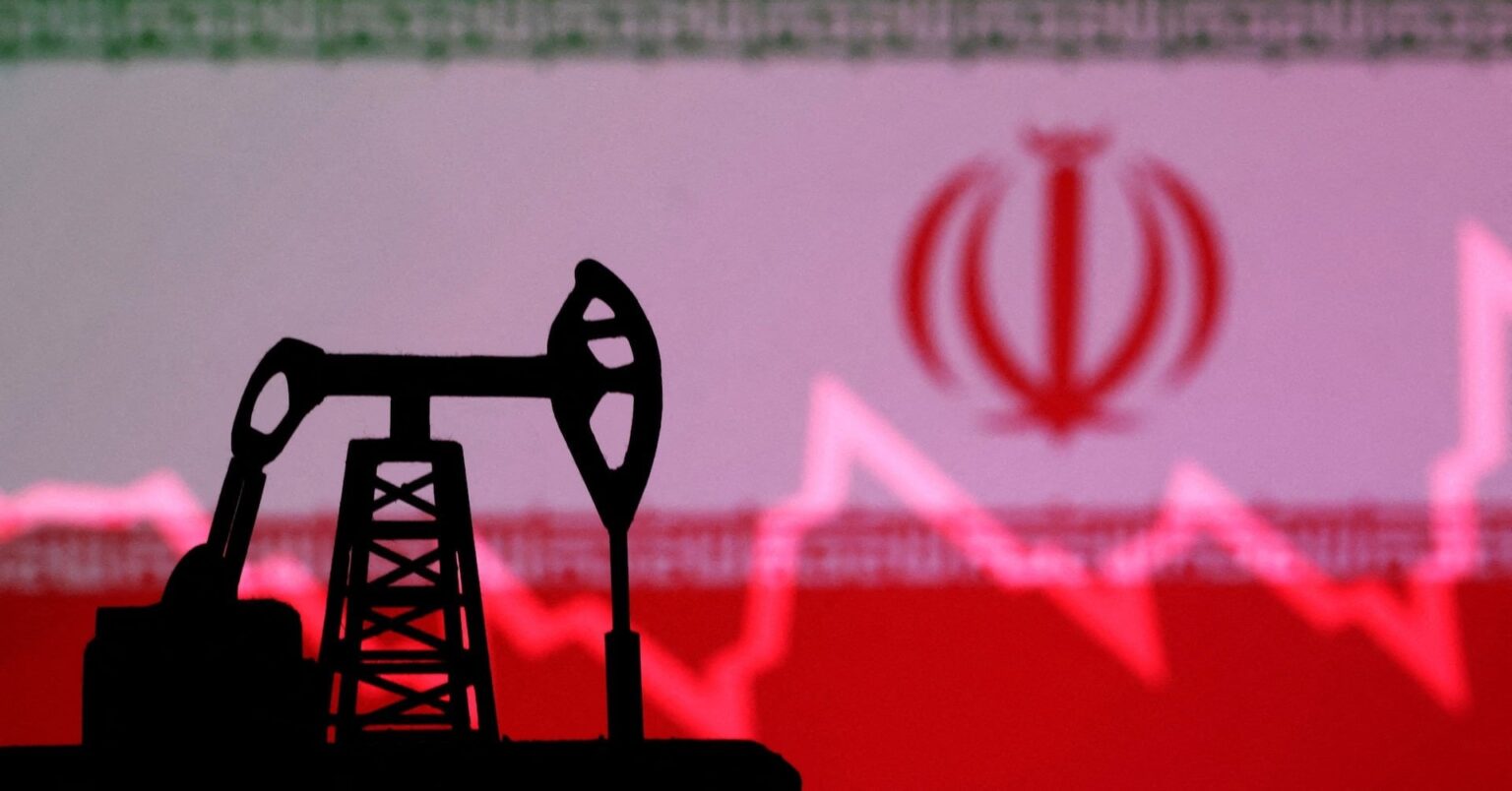 イラン、中国で貯蔵の原油2500万バレル回収へ