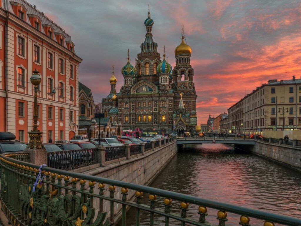 ロシアは今秋までに資金準備金が枯渇する勢いであり、そうなれば戦争遂行は不可能になるだろうとエコノミストは言う