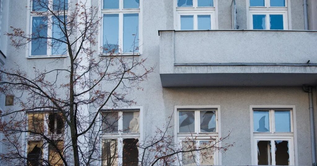 住宅価格は高騰し、若者はますます郊外に追い出される