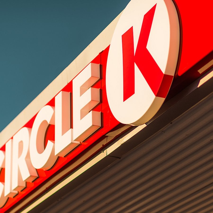 バルドゥフォスのサークルKガソリンスタンドはまだ営業していますか?