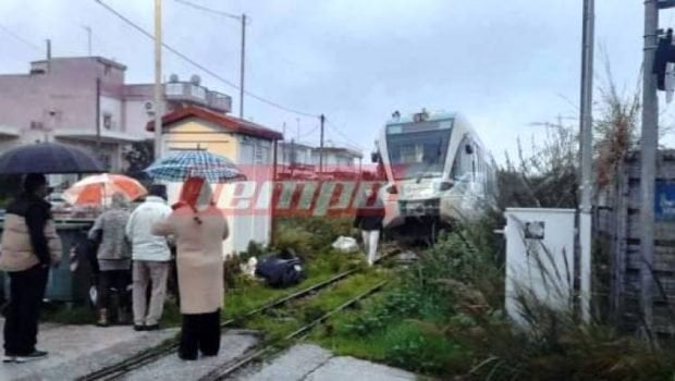 パトラスで電車が車に轢かれ1人負傷in.gr