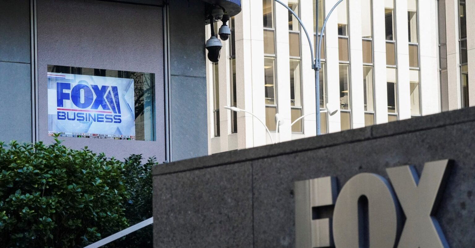 Fox CorpはSmartmaticの27億ドルの名誉毀損訴訟に直面する必要がある