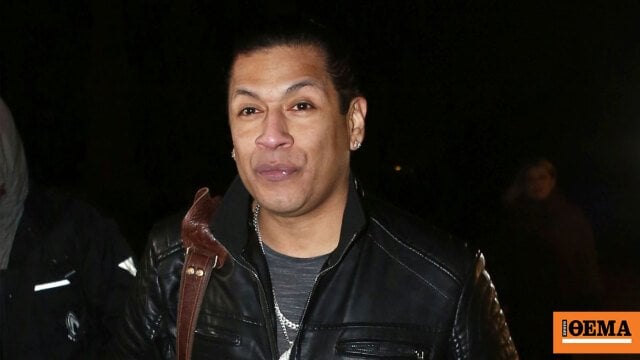 「ナイフを使って鉛筆を削っていると、警察が私を逮捕し、その後サインを求めてきます」とヤングブラッドさんは言う。