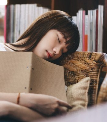 知ったら驚く…「生物は寝ている状態が普通(デフォルト)で起きている状態が特別」という仮説