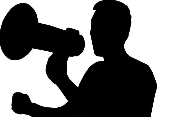 「性的少数者は寄生虫」と罵った極右活動家の衝撃の選択…ドイツのネオナチネが性別変更