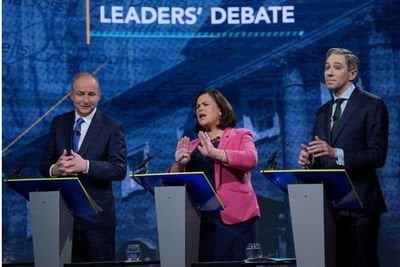 選挙後、フィアナ・フォイル氏とフィーネ・ゲール氏は回復したが、無所属派の支持は低下
