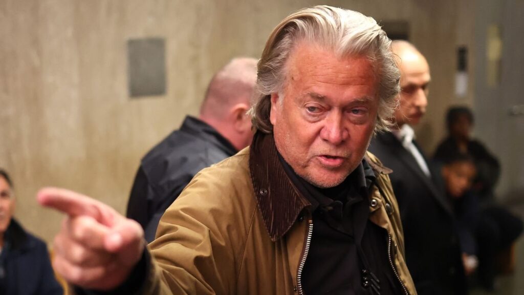 バノン氏「億万長者のCEOたちはトランプに屈服した」