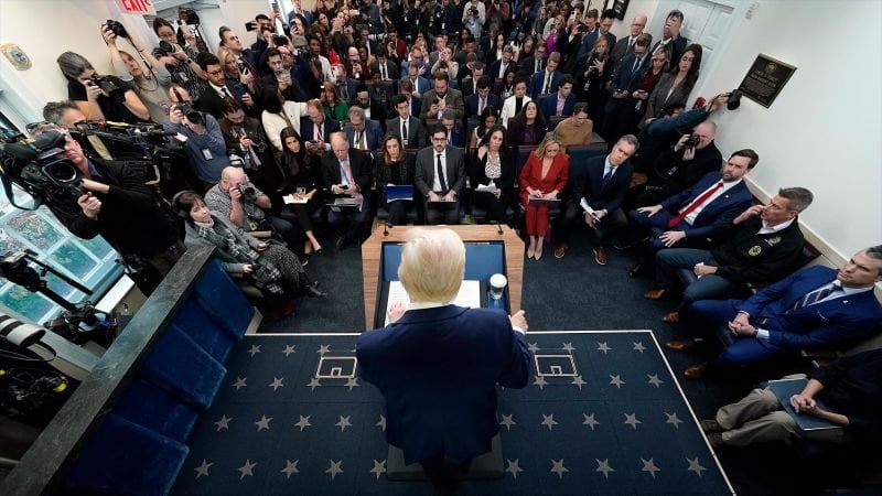 トランプは、ワイルド記者会見で航空安全のあらゆる原則