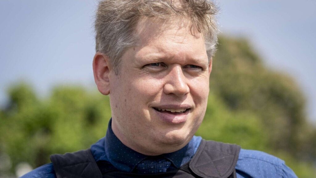Rasmus Paludanは、コーランバーナーの死のニュースでペットに目覚めました
