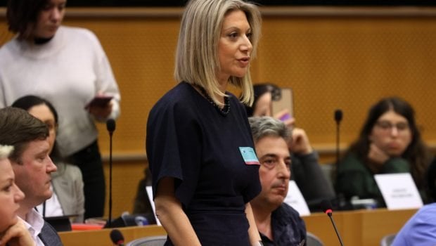 Karystianou によるミツソータキスへの新しい投稿: 「あなたはミスターの過去を知りませんでした。」タスラ？