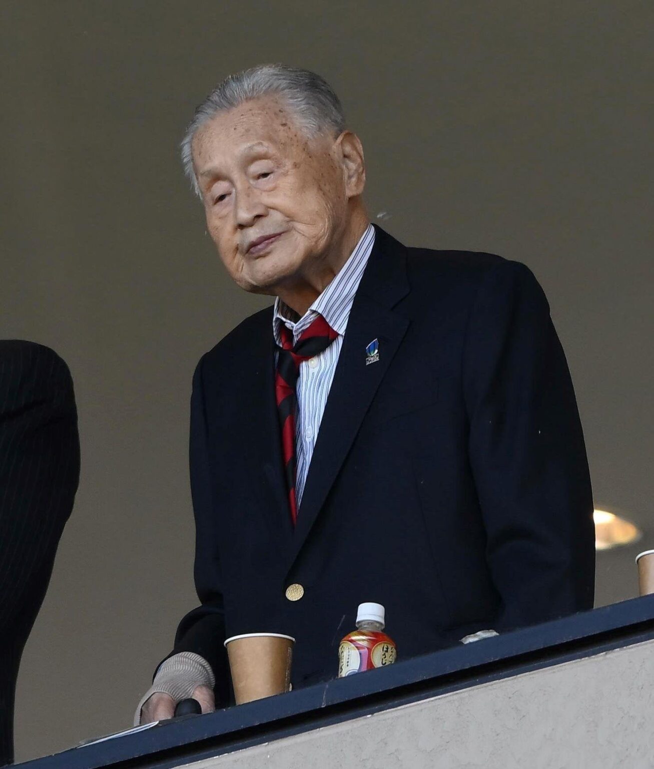 ８７歳、森喜朗元首相が大学ラグビー決勝観戦 エンジと黒のネクタイで母校早大愛滲ませる（デイリースポーツ） - Yahoo!ニュース