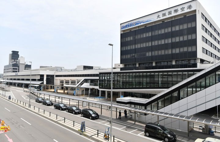 正式名称 “Osaka International Airport” である伊丹空港が、今後は通名 “Osaka Itami Airport“ を用いると発表。誇り高い正式名称はこの先も変更しない