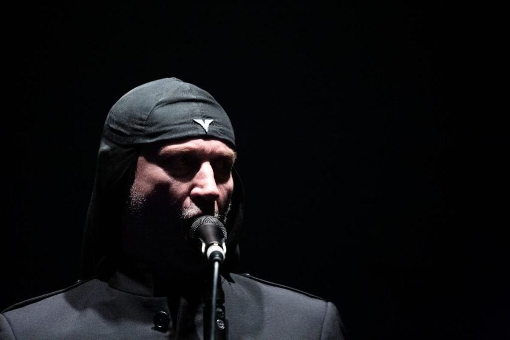 Laibach Groupはセルビア人の学生をサポートしました：「セルビアをもう一度やりましょう！」