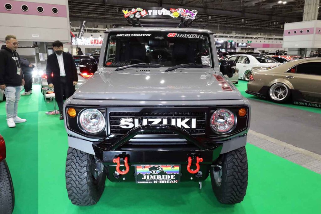 スズキ「ジムニー」をスチールパーツでタフに演出！ 質実剛健なクロスカントリーに仕上げたKブレイクのカスタムテクニックを紹介します - Automesse Web
