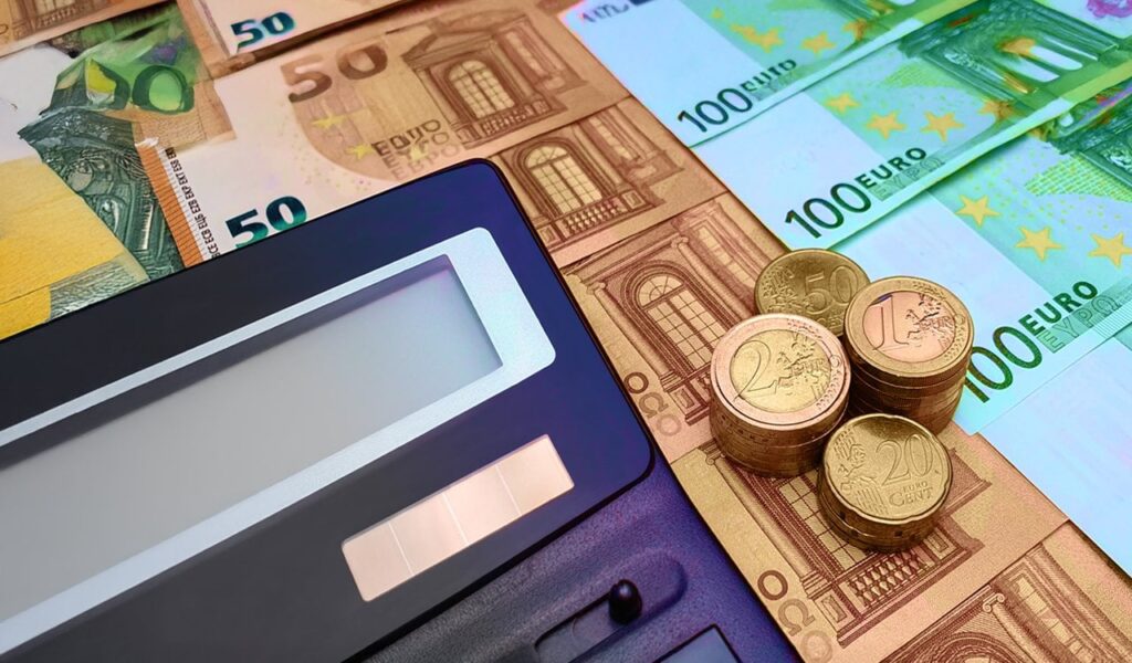 パブリックベースのコストと予算の強み - 金融郵便局 -  ot.gr