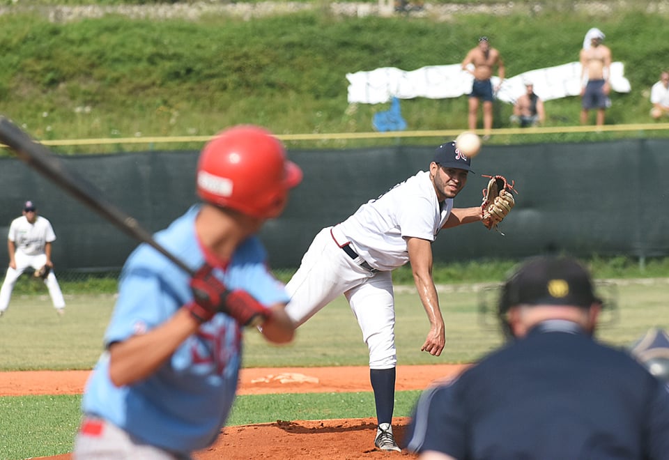 私たちは小さなスポーツに会います：野球 /ソフトボール