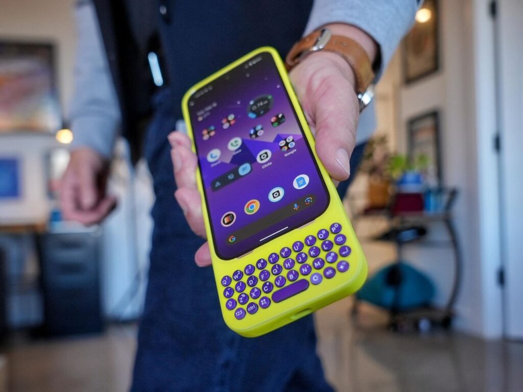 物理キーボード付きケースが「Pixel 9」「Galaxy S25」にも--Clicksが予約受付中 - CNET Japan