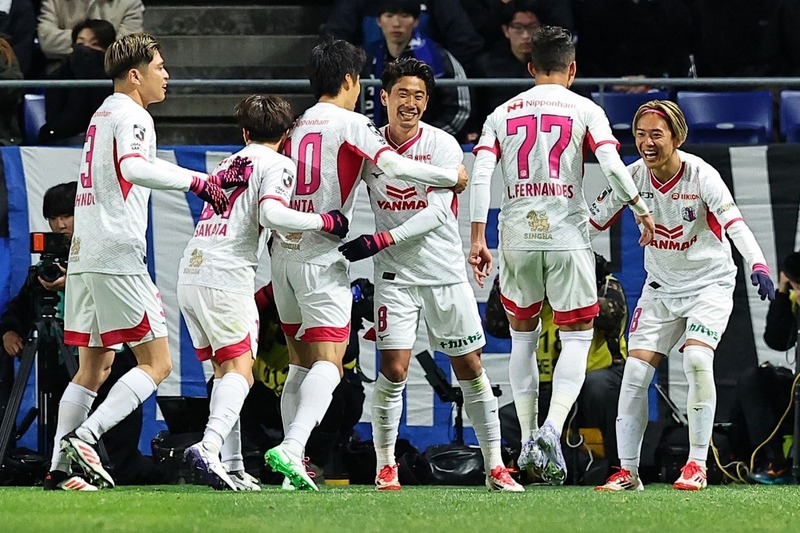 鹿島レジェンド本田泰人のJ１順位予想！ 神戸と広島をタイトル争いの軸に推すなか、優勝候補筆頭に挙げたのは... - サッカーダイジェストWeb