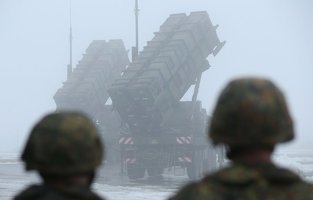 ドイツ軍は、ウクライナ人が訓練するドイツの軍事基地を飛んでいる不明確なドローンを調査している、とメディアの報道