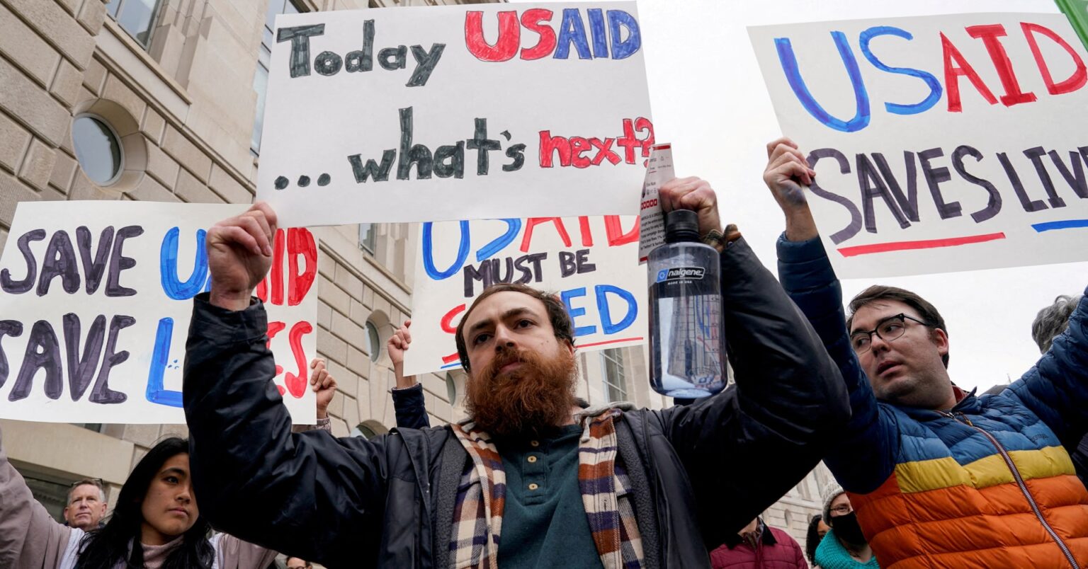 焦点：トランプ米大統領の対外援助凍結、世界で混乱広がる | ロイター