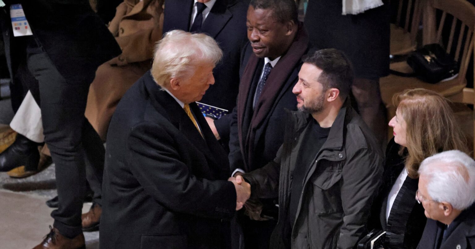 トランプ氏側近、今週ウクライナ訪問＝ゼレンスキー大統領 | ロイター