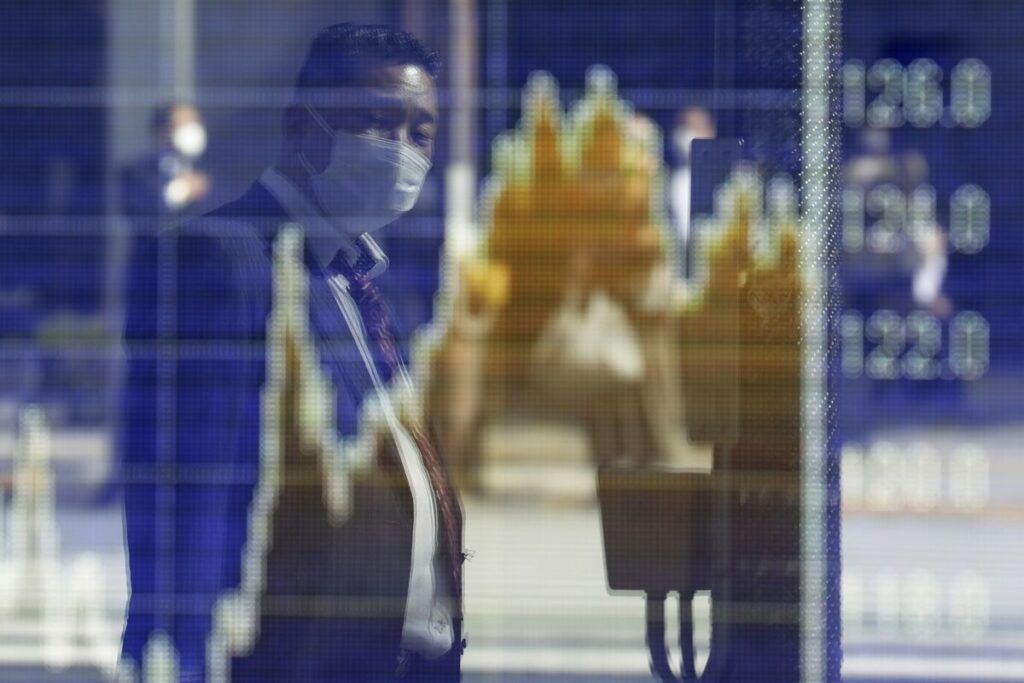 ＴＯＰＩＸ下落、貿易戦争懸念で自動車などに売り－日経平均は上昇 - Bloomberg
